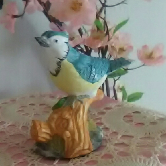 Bluejay with berries spring bisque figurine - Picture 2 of 6